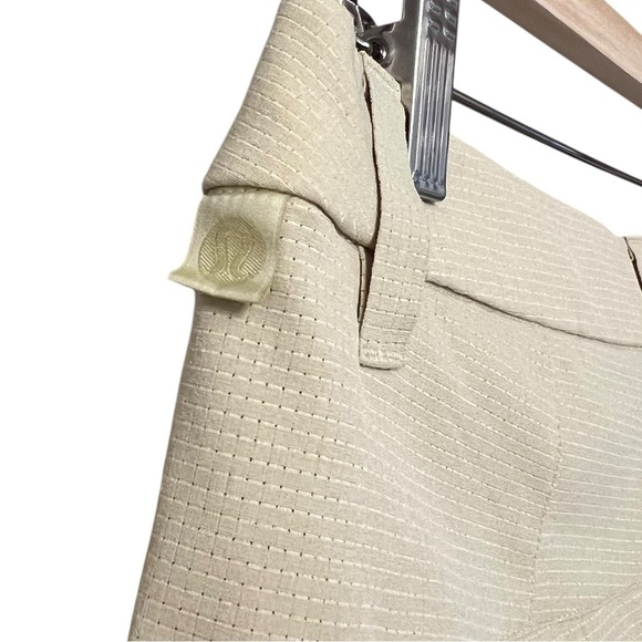 Lululemon Athletica Commission Shorts Light Green 31 Yoga Athleisure Casual - Picture 3 of 5